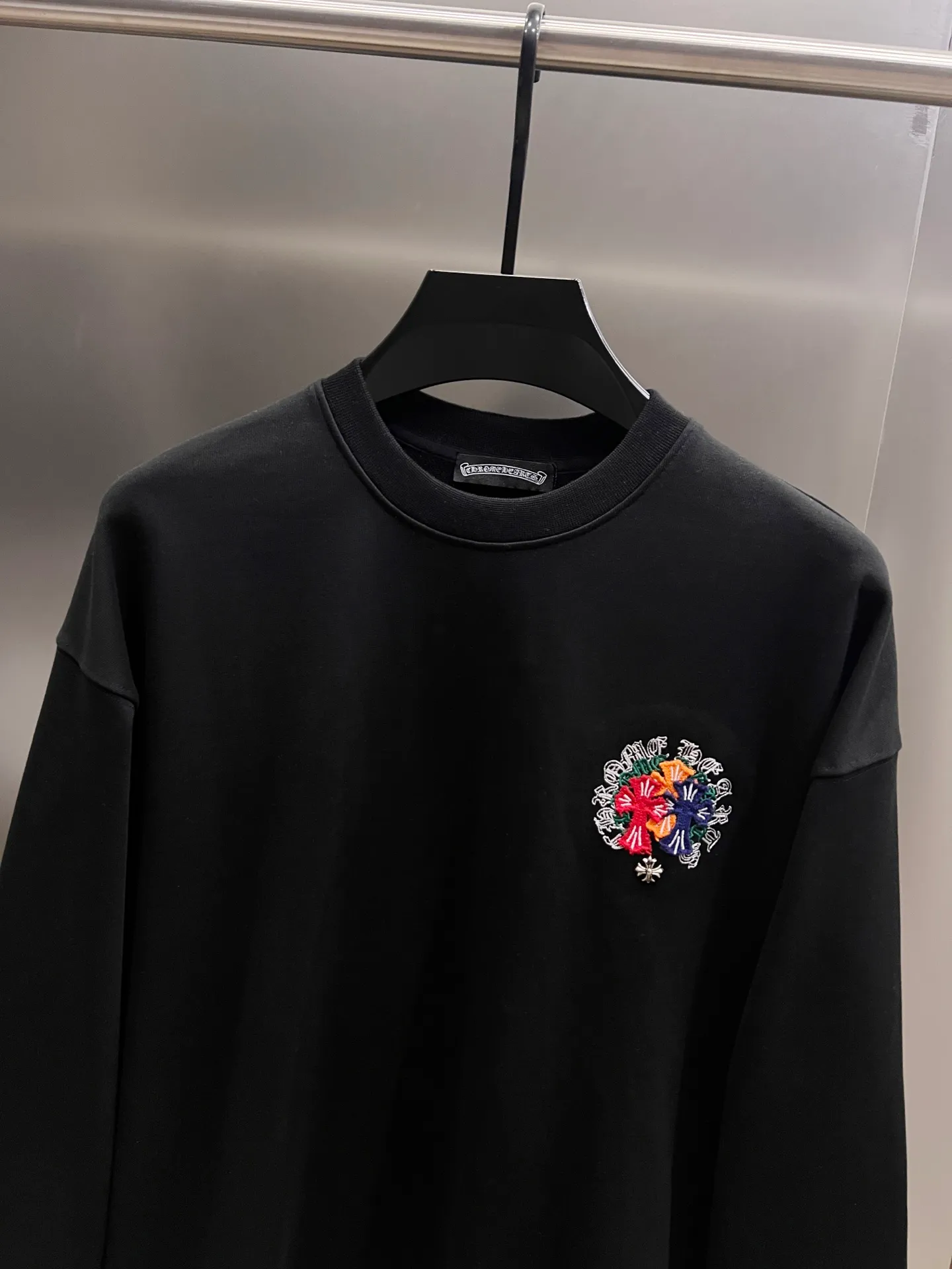 🅿️310 CH Cro 2025 Autumn and Winter New Style Customized 430g double yarn fabric, round neck long-sleeved sweatshirt, chest cross patch embroidery process, classic Sanskrit letter embroidery patch + hardware design process, high-end version! The same loose version for men and women S M L XL XXL five sizes color black white